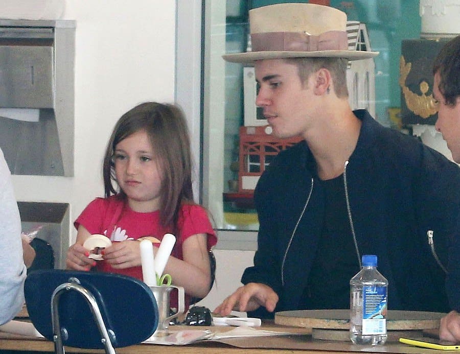 Justin Bieber with Jazmyn out doing arts and crafts in LA back in 2015. 