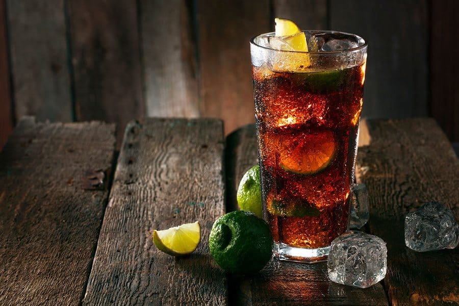  Cocktail with ice Coke and lime