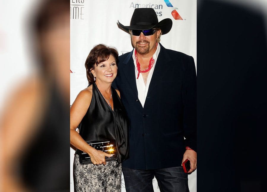 Toby Keith and wife Tricia Lucus at Songwriters Hall of Fame 46th Annual Induction and Awards.