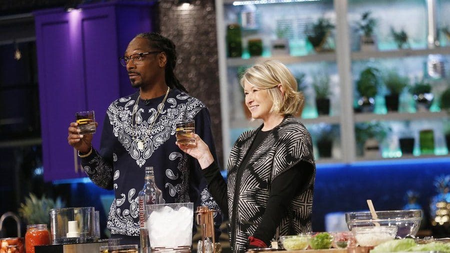 Snoop and Martha having a cocktail together at the beginning of the show. 