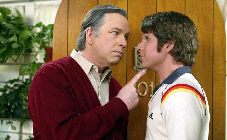 John Ritter pointing his finger at Billy Aaron Brown in 8 Simple Rules… For Dating My Teenage Daughter 