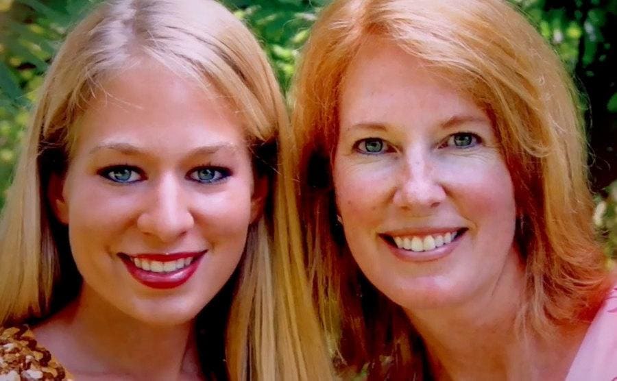 Beth and Natalee Holloway smiling 