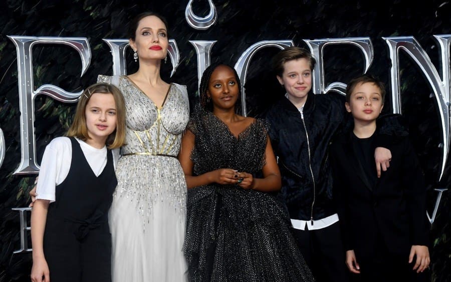 Angelina Jolie with her childrens
