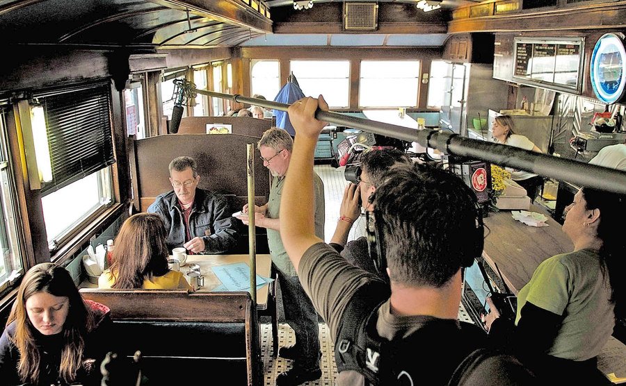 Shooting an episode of Food Network shoots an episode of ’Diners, Drive-ins and Dives.’ 