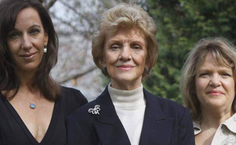 A picture of Jeanne Bishop, Joyce Bishop, and Jennifer Bishop.