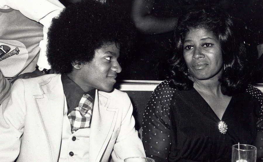Michael Jackson mit seiner Mutter Katherine Jackson 1974