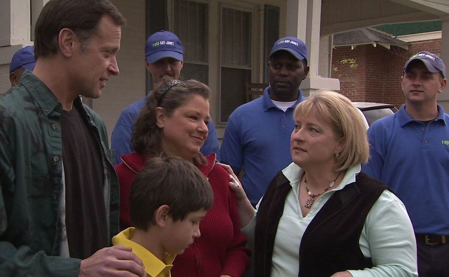 An image of Deborah and her family during an episode.