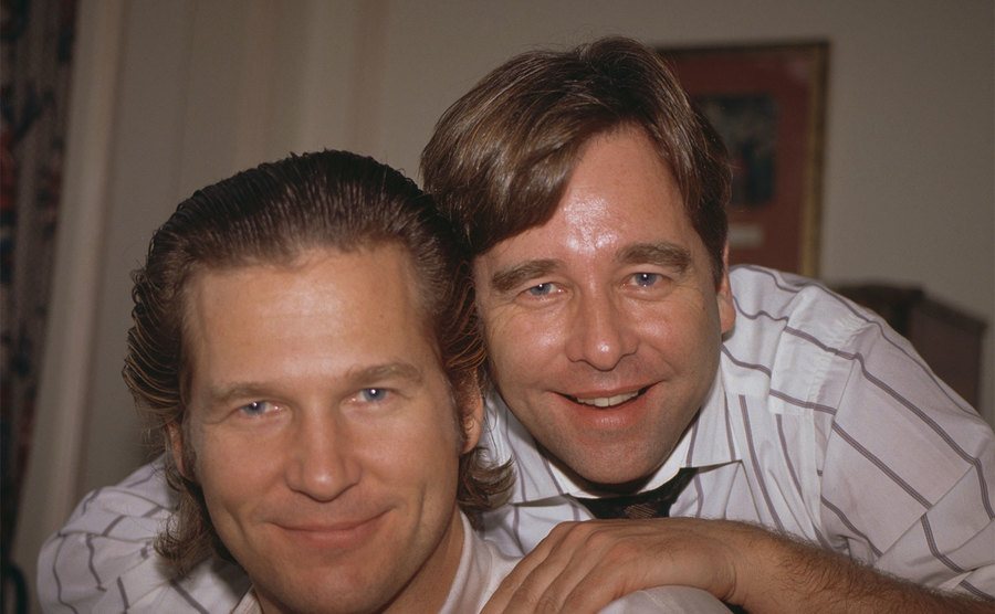 Jeff and Beau Bridges embrace for a picture. 
