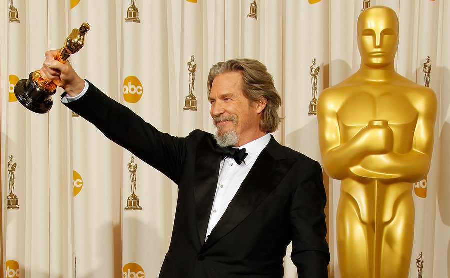 Jeff Bridges poses at the 82nd Annual Academy Awards in the press room. 
