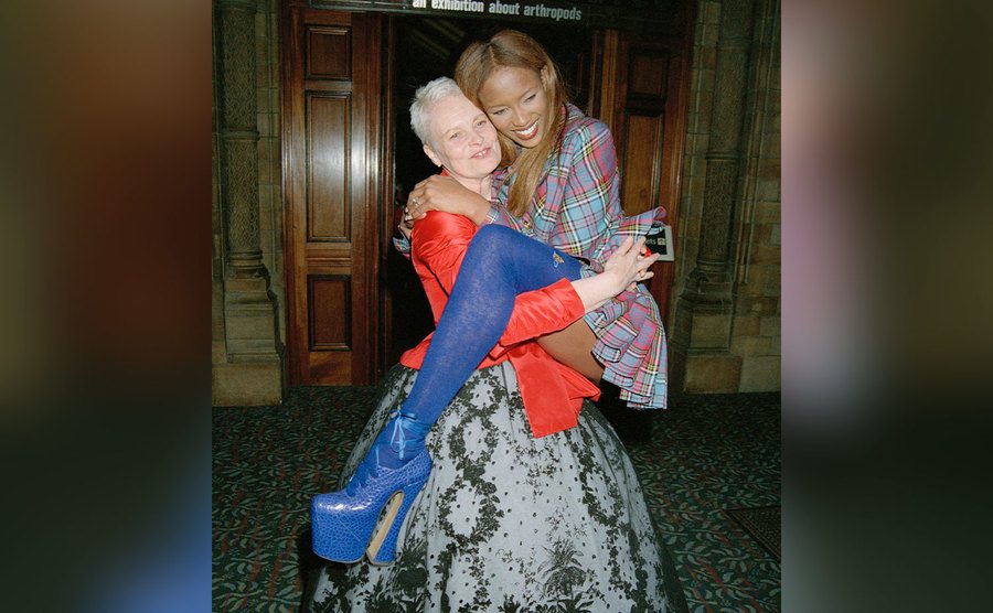 Naomi Campbell and Vivienne Westwood embrace for a photo. 