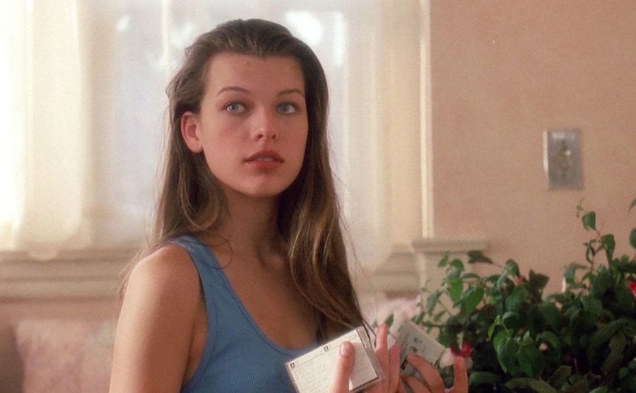 A still of Jovovich in a scene from Kuffs.