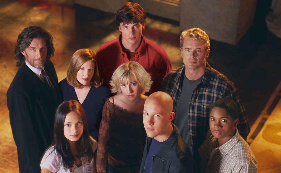 The cast of Smallville poses for a promotional portrait.